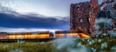 Ludzos viduramžių pilies griuvėsiai