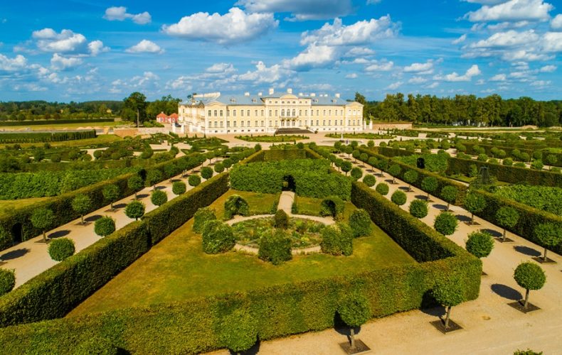 Rundāles-pilsAero_foto_II