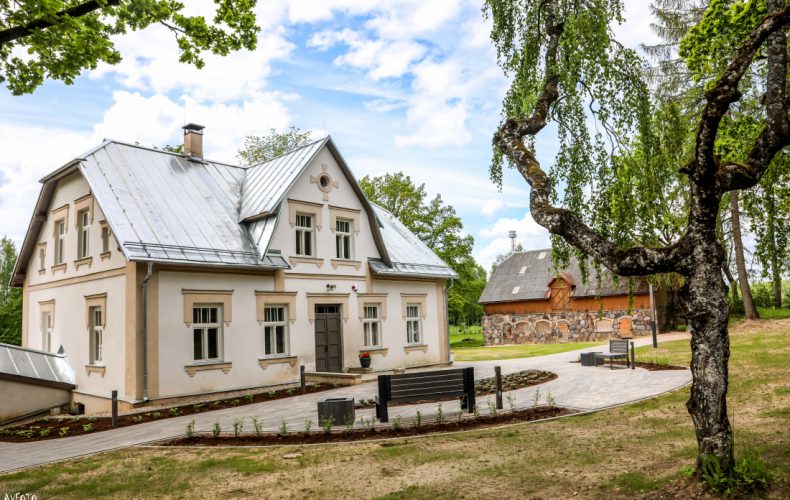 Dainų šventės mokykla – Kultūros švietimo centras, Haraldo Mednio namai