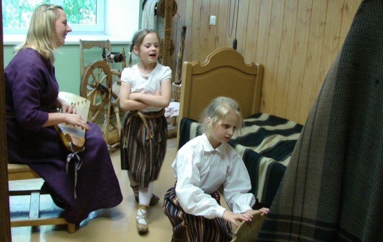 Sarkaņi3