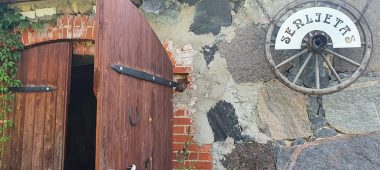 Antikvarinių daiktų paroda „Dekteru“ žirgyne ir „Stebuklų šalies“ batų kolekcija