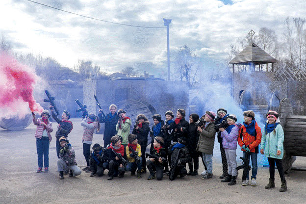 Nuotykių kupina mokyklinė ekskursija GUNSnLASERS parkuose