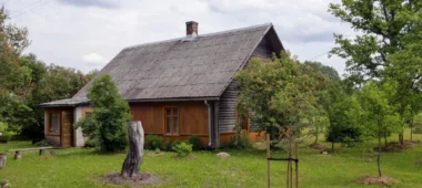 Bronislavos Martuževos poezijos tvartas