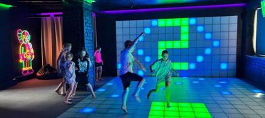 Rudens klasės ekskursija į „GUNSnLASERS“ – nuotykis, kuris suartina visą klasę