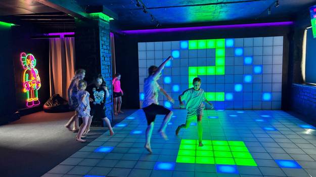 Rudens klasės ekskursija į „GUNSnLASERS“ – nuotykis, kuris suartina visą klasę
